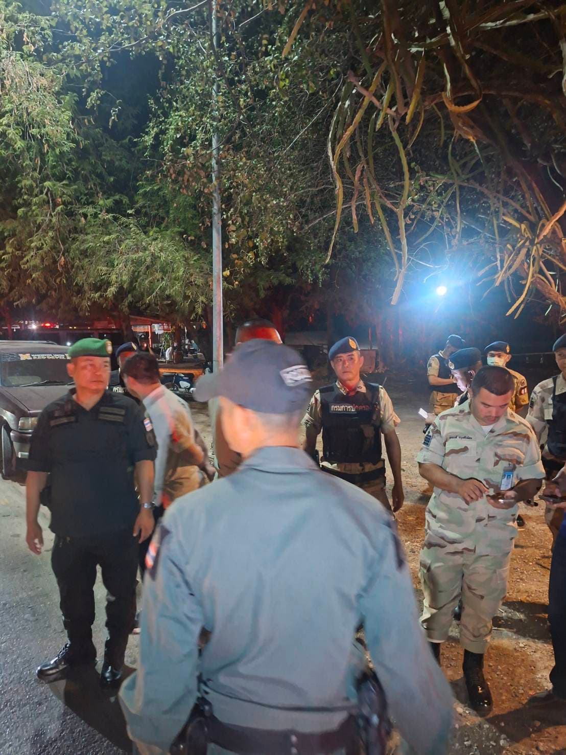 ฝ่ายปกครองราชบุรีบุกจับซื้อเสียงบ้านโป่งพบแบงก์ 500 ใส่ถุงกระดาษ