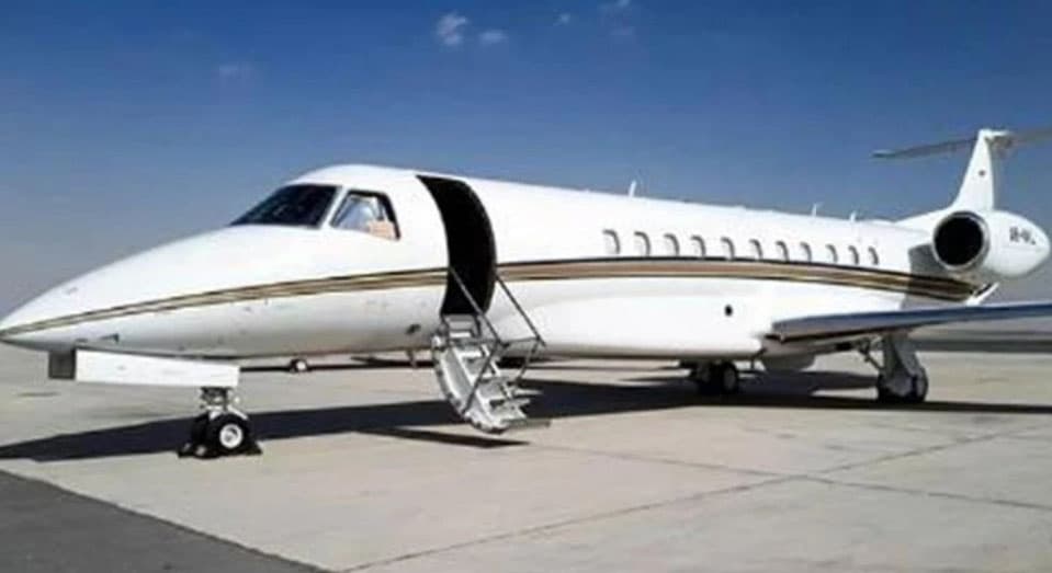 ภาพถ่ายเครื่องบินของนายอนุทินและภาพประกอบปกรายงาน / อ้างอิงจากผู้จัดการออนไลน์