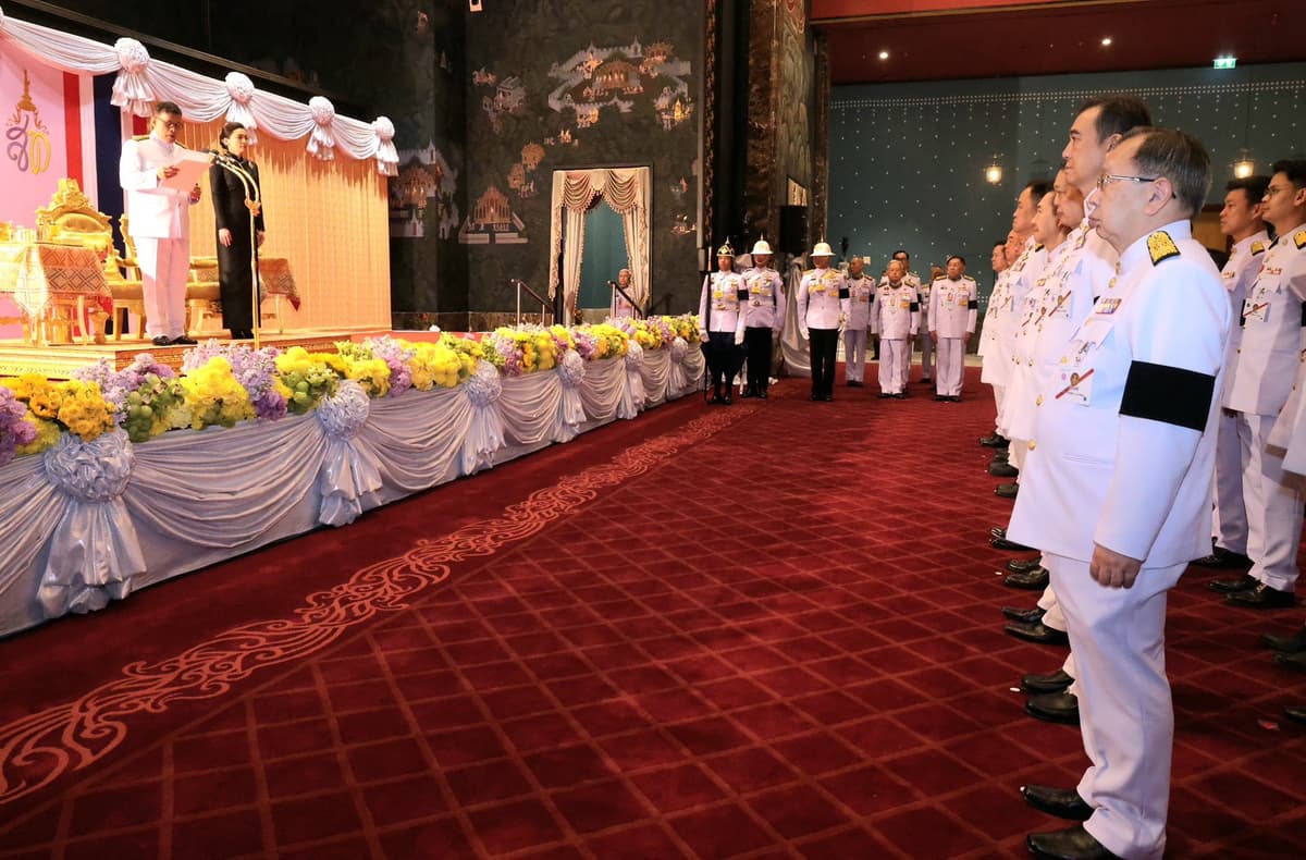 ในหลวง-พระบรมราชินี เสด็จพระราชดำเนินทรงรัฐพิธีเปิดประชุมรัฐสภา