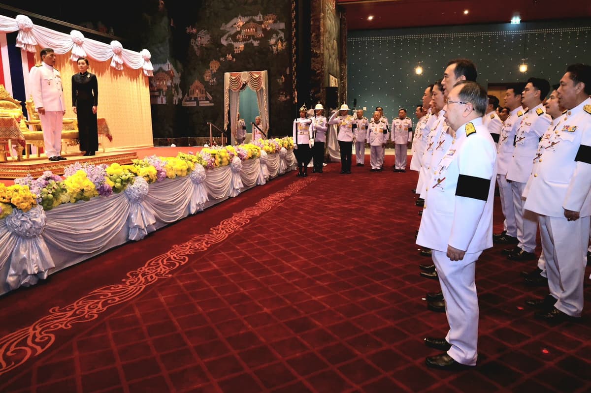 ในหลวง-พระบรมราชินี เสด็จพระราชดำเนินทรงรัฐพิธีเปิดประชุมรัฐสภา