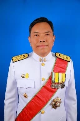 นายนวรัตน์  กลิ่นรัตน์