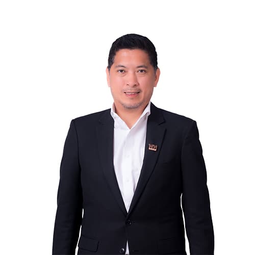 นายนิกร โสมกลาง