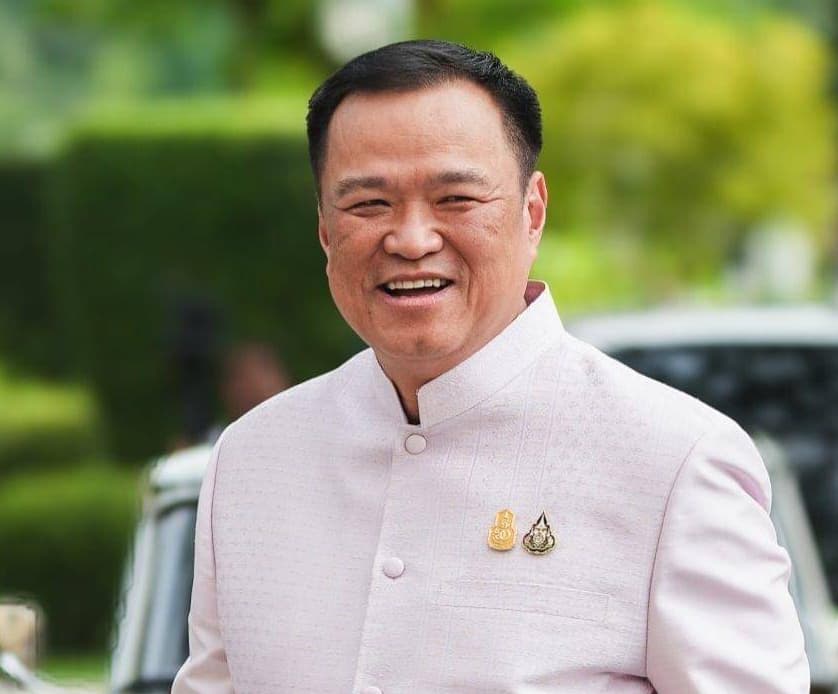 อนุทิน ชาญวีรกูล