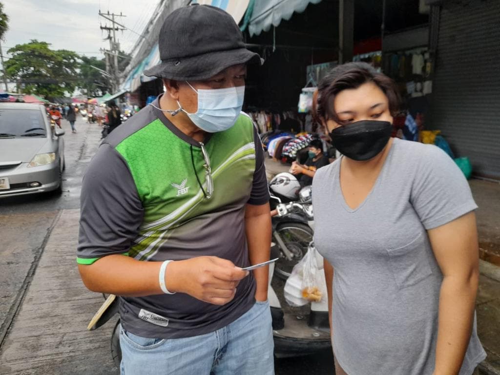 ภาพการเข้าจับกุมตัว น.ส.พัชนิดา