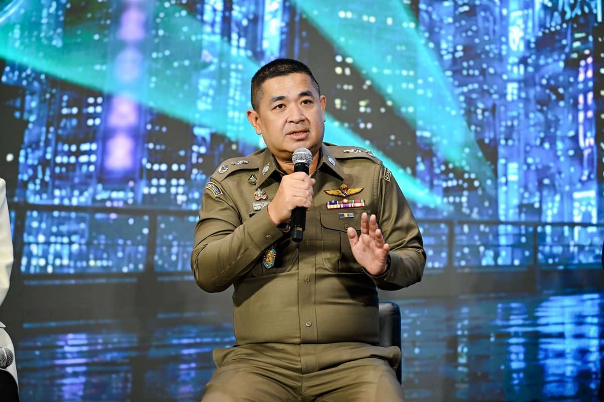 พล.ต.ต.พุฒิพงศ์ มุสิกูล รอง ผบช.ก./ หัวหน้าส่วนอำนวยการ ศูนย์ต่อต้านการฉ้อโกงออนไลน์ ศปอส.ตร.