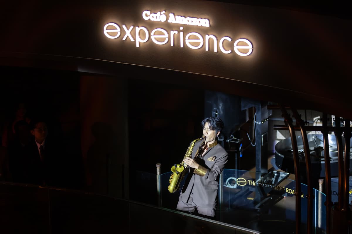 “Café Amazon Experience Flagship Store Ari”