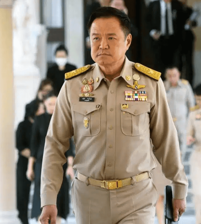 อนุทิน ชาญวีรกูล