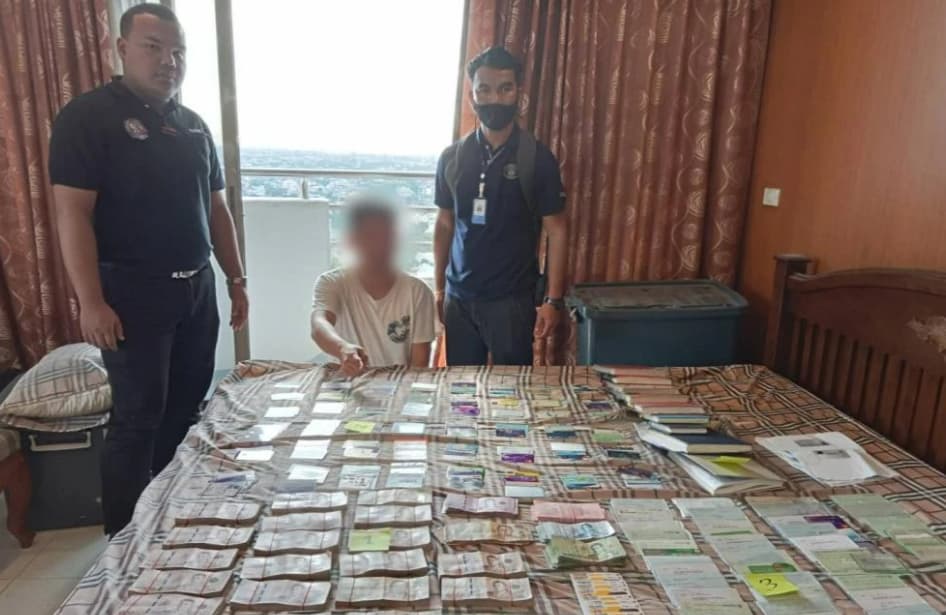 ภาพจับกุมเครือข่ายเว็บพนันออนไลน์ 'ปริญญ์ สีห์โรหิจจ์'