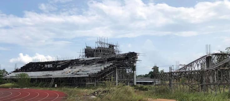 สภาพสนามกีฬานราธิวาส ที่ก่อสร้างไม่เสร็จ