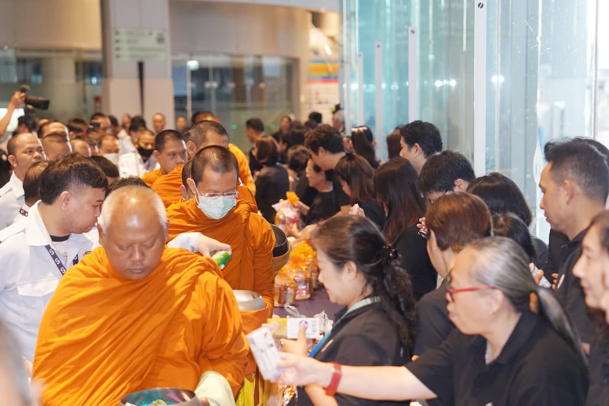 25691024_PhotoRelease_กลุ่ม ปตท. น้อมรำลึกในพระมหากรุณาธิคุณ จัดพิธีบำเพ็ญกุศลเนื่องในวันคล้ายวันสวรรคต สมเด็จพระบรมราชชนนีพันปีหลวง_4